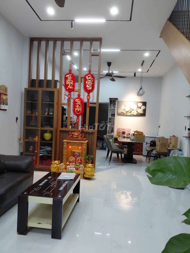 Rent the house with the interior. - Two floors. Two bedrooms, two bathrooms.