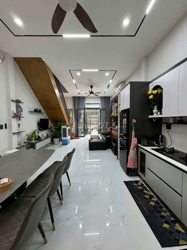 Rent the house with the interior. - Two floors. Two bedrooms, two bathrooms.