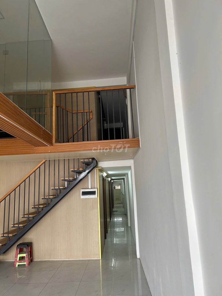 Rent the main house on Lý Thường Kiệt.