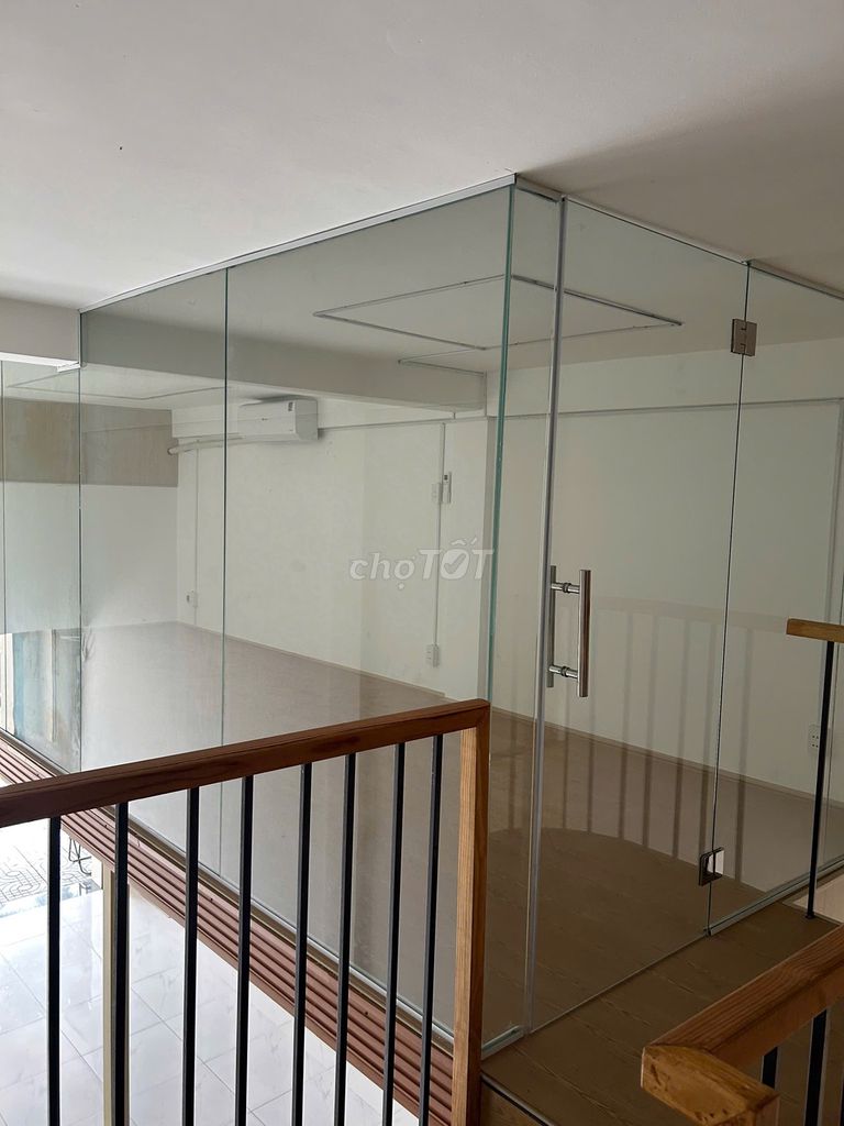 Rent the main house on Lý Thường Kiệt.