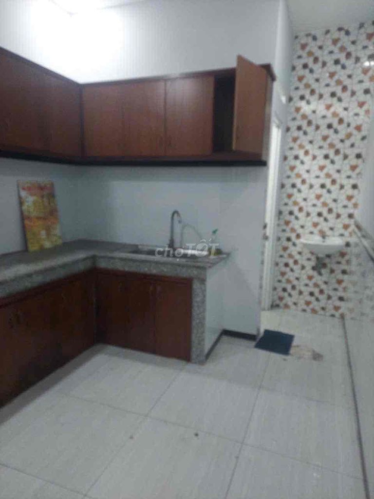 Rent Hiệp Thành District 12.2 floors. 3 bedrooms. 6 million owners.