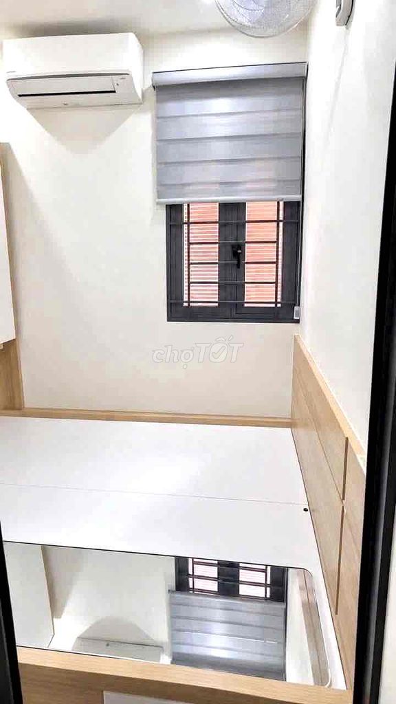 Rent two floors of Phan Xích Long, 1802 Phú Nhuận per month.