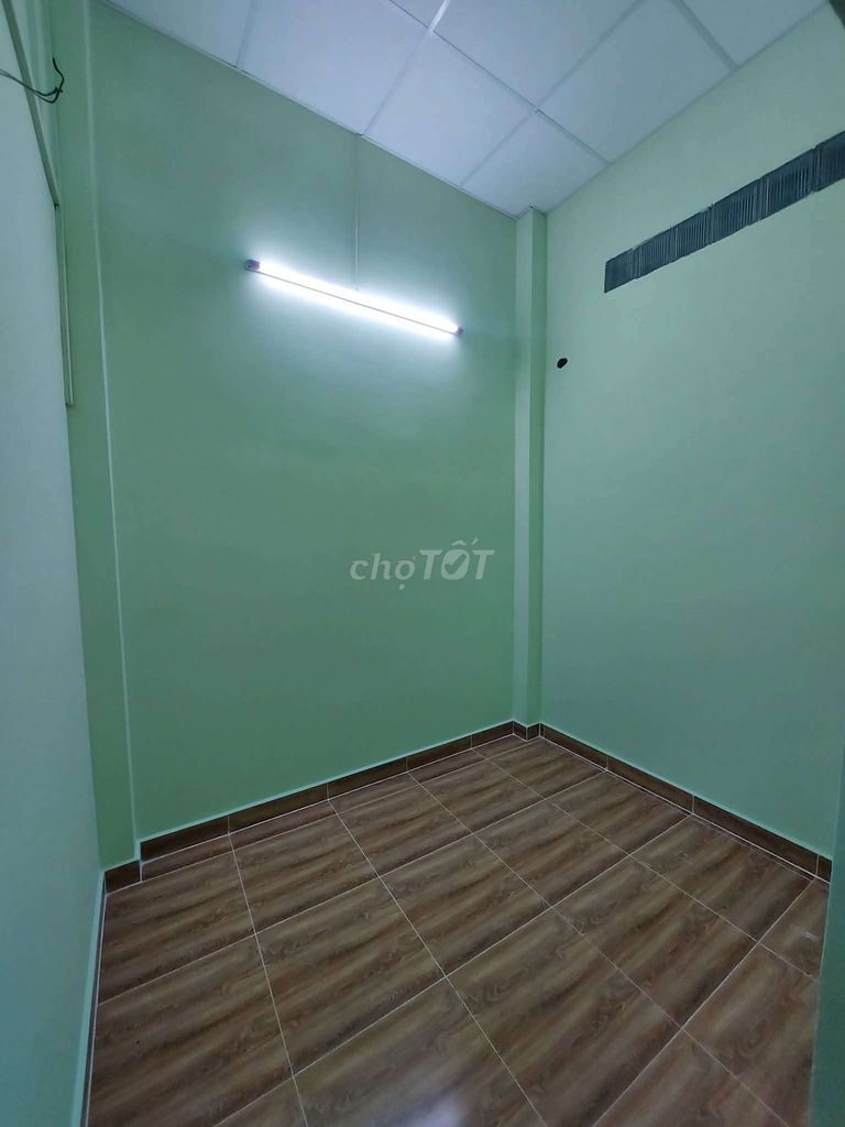 2 rooms near missile range.