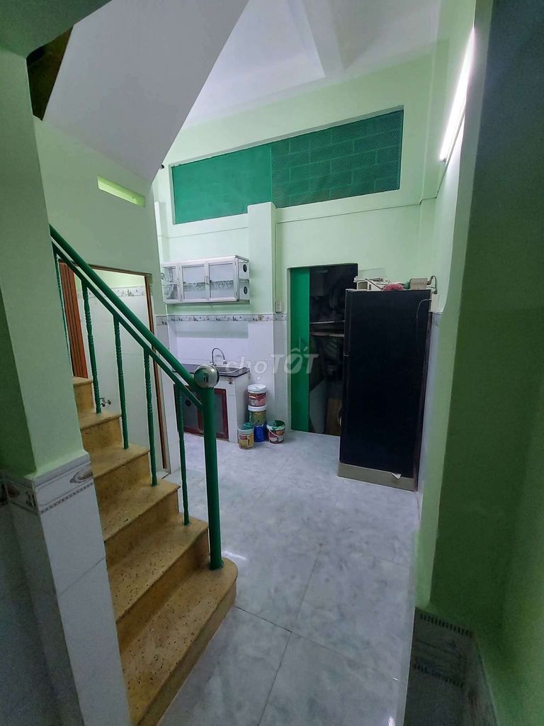 2 rooms near missile range.