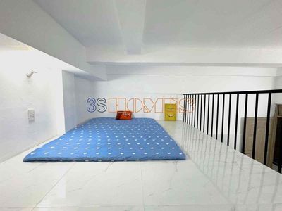 Nice, clean room.