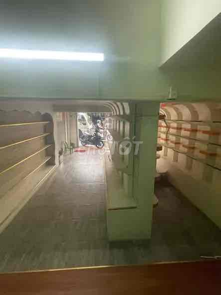 4 m x 12 meters (48 m2) at the O 9th floor 3 3 3 3 2 2 8 3 3
