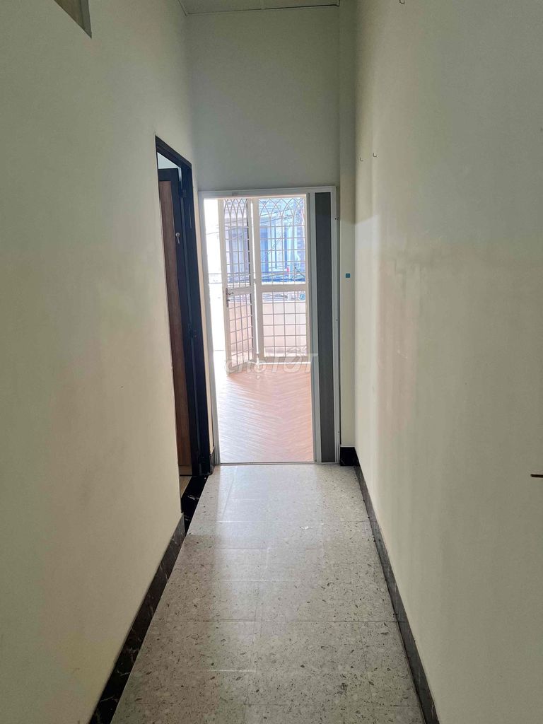 To rent a house through an intermediary.