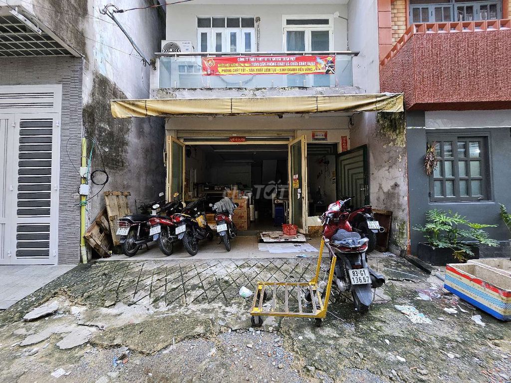 I'm the owner of the original house: 39/3 Hoàng Dư Khương District 1035 million