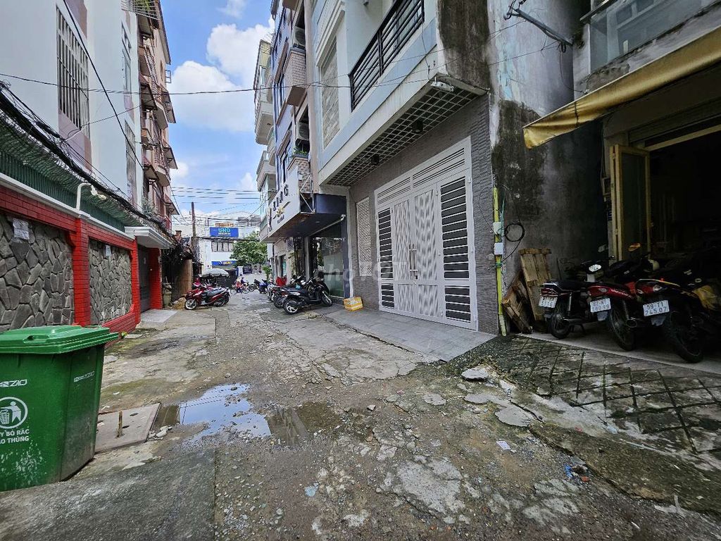 I'm the owner of the original house: 39/3 Hoàng Dư Khương District 1035 million