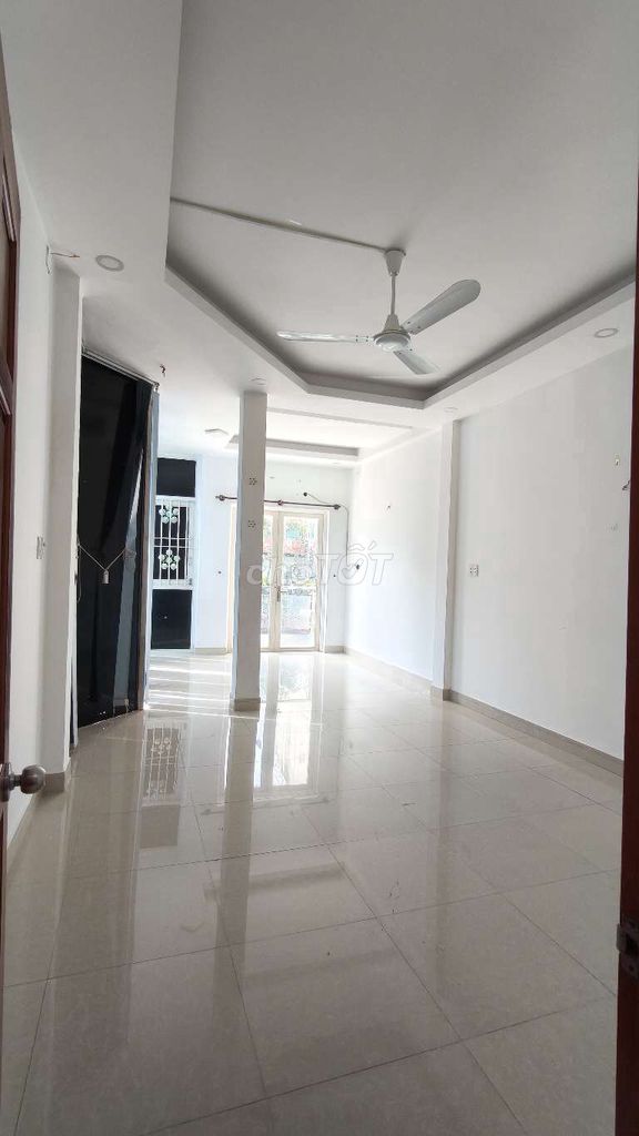 Front 204 x 18 m. 2 floors, Số 6 Road.