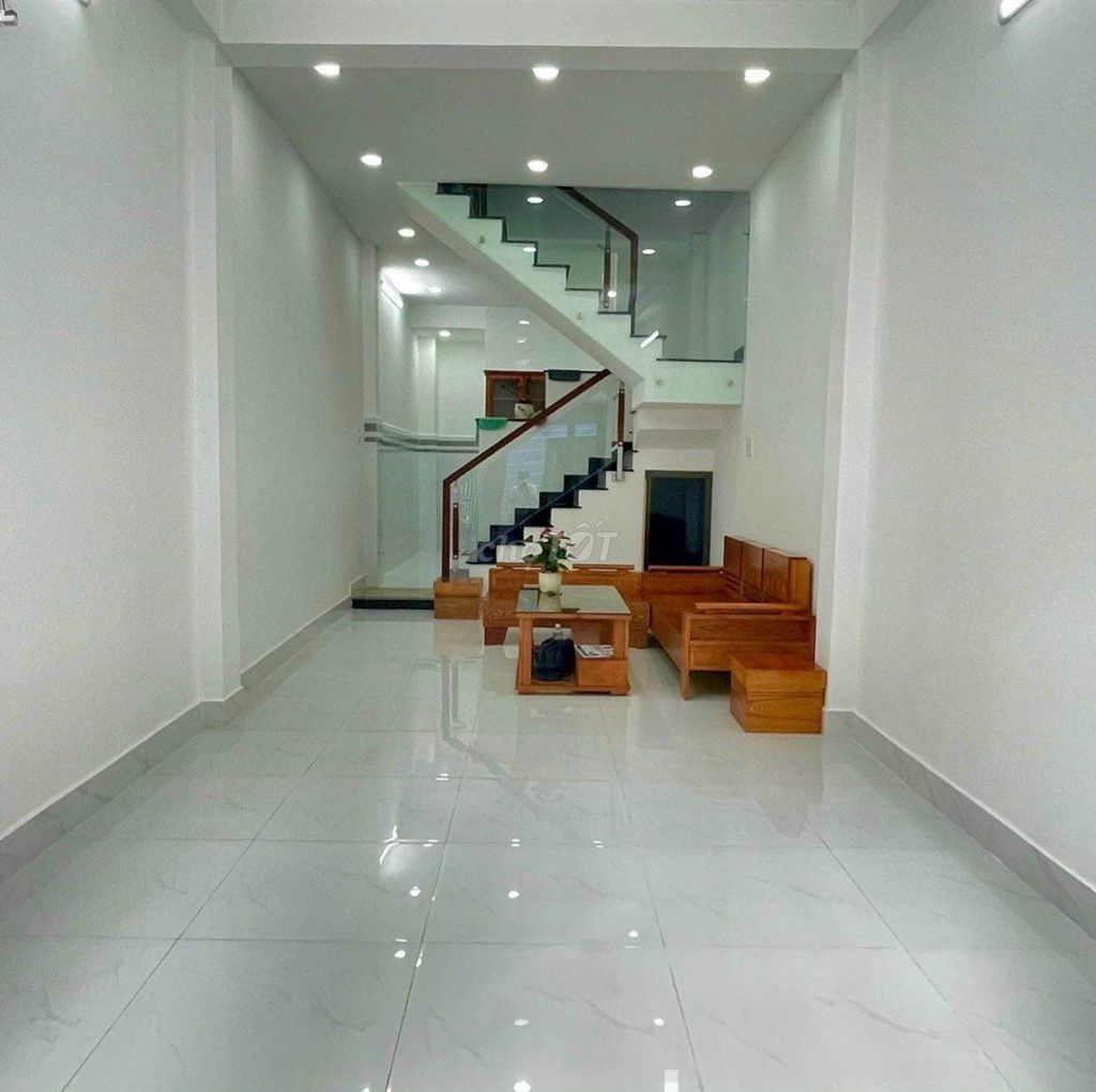 Rent a house of 1 209 BS. LMNTRIX, NORA 11, District 10.