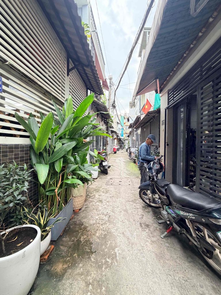 3 sleeping places are rented : low on China 10 Gò Vấp