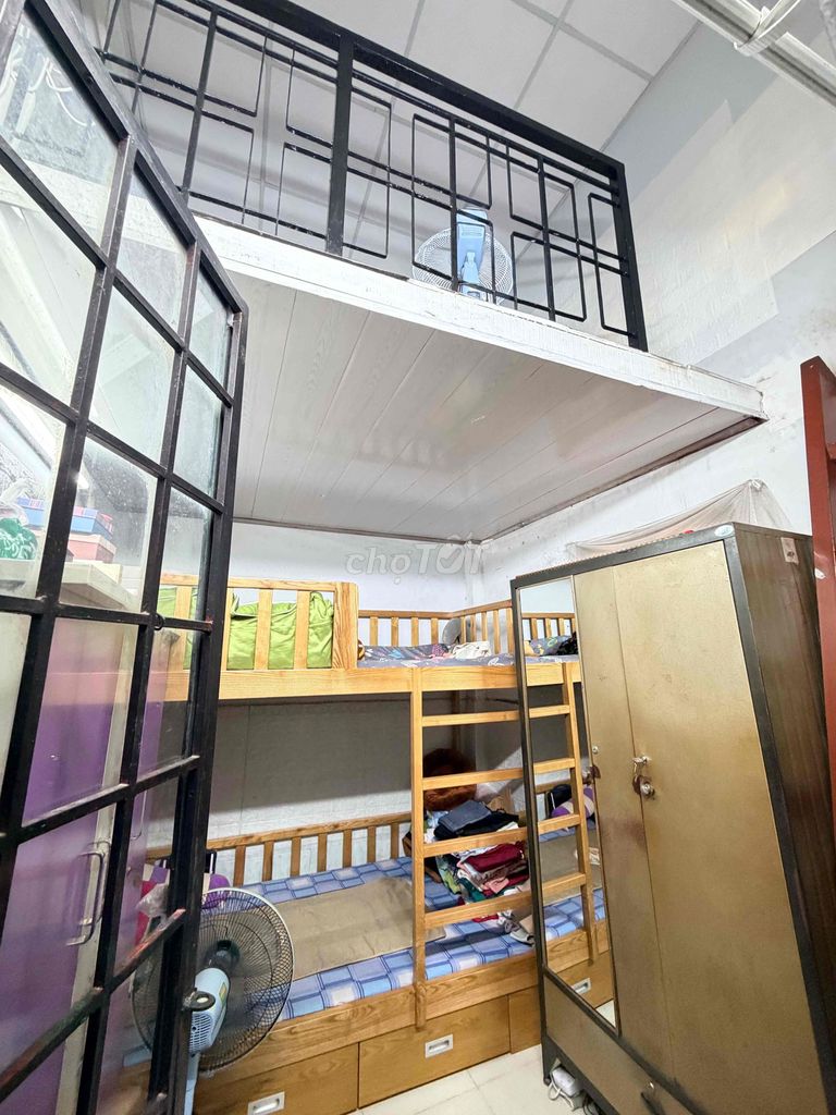 3 sleeping places are rented : low on China 10 Gò Vấp