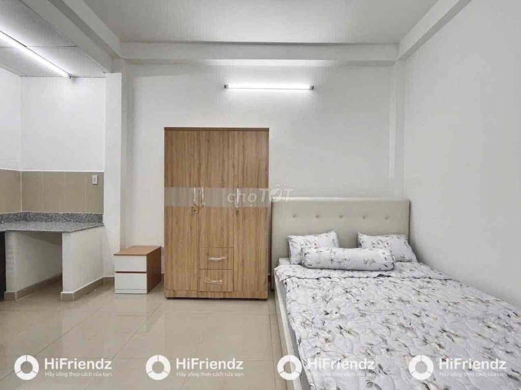 The beautiful studio is a full interior kitchen -- 100 percent new -- right at Thoại Ngọc Hầu.