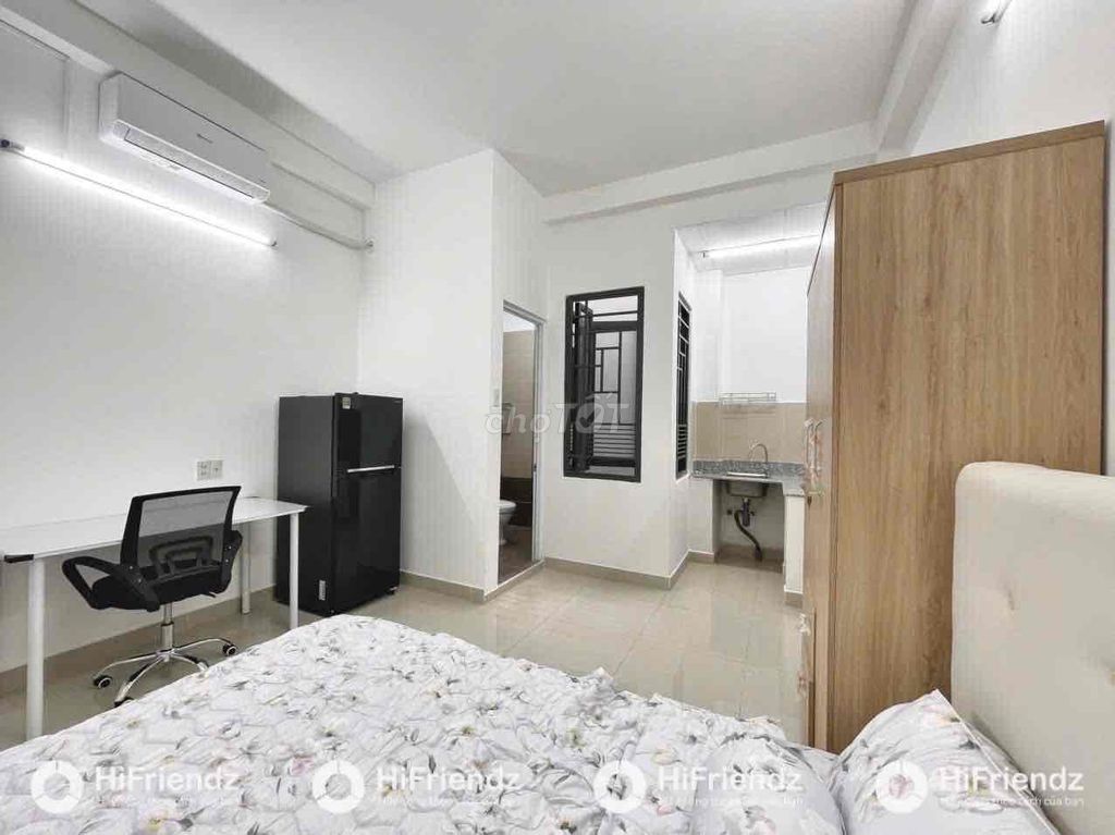 The beautiful studio is a full interior kitchen -- 100 percent new -- right at Thoại Ngọc Hầu.