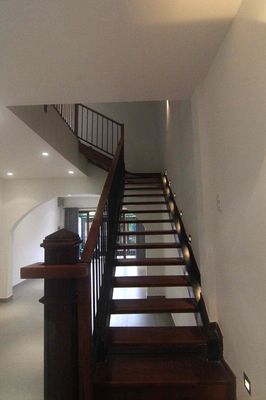 Rent a four-story KDC Kiến Á on the side of Liên Phường-go 9.