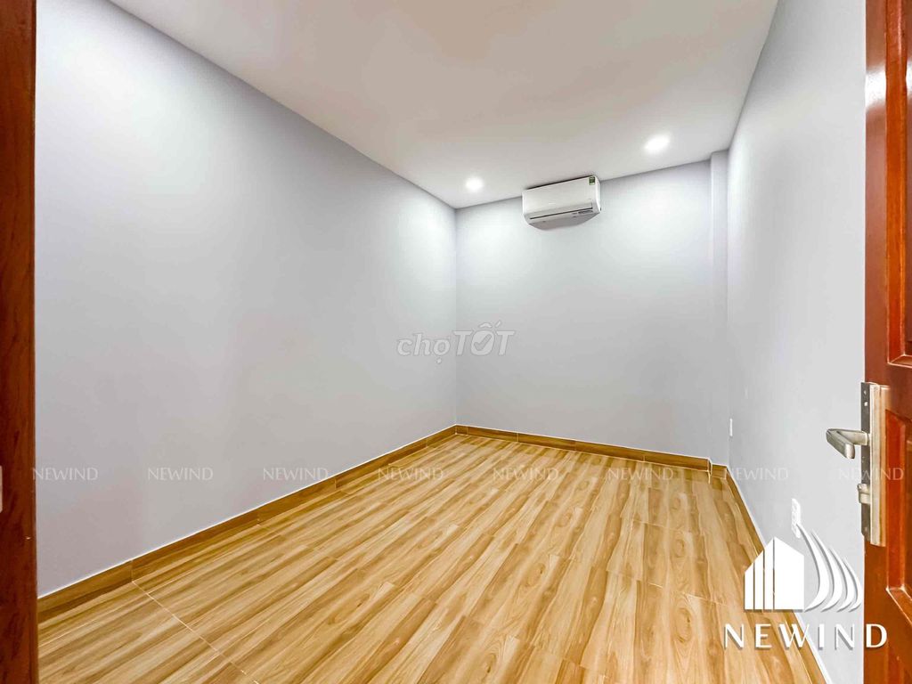 Rent us three bedrooms, two kcx BigC balconys, and go.
