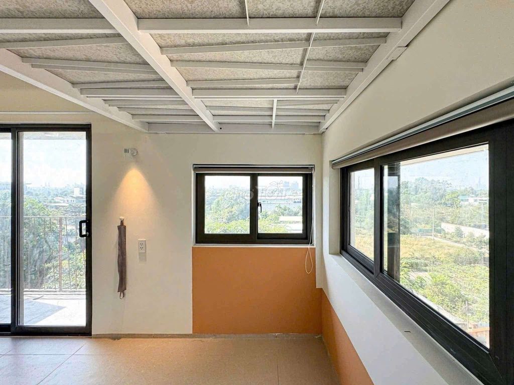 open the balcony - full utility - right ask for wages