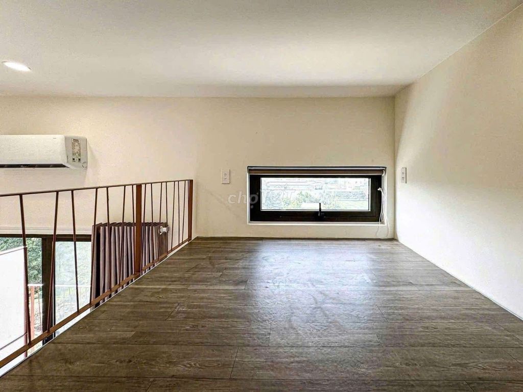 open the balcony - full utility - right ask for wages