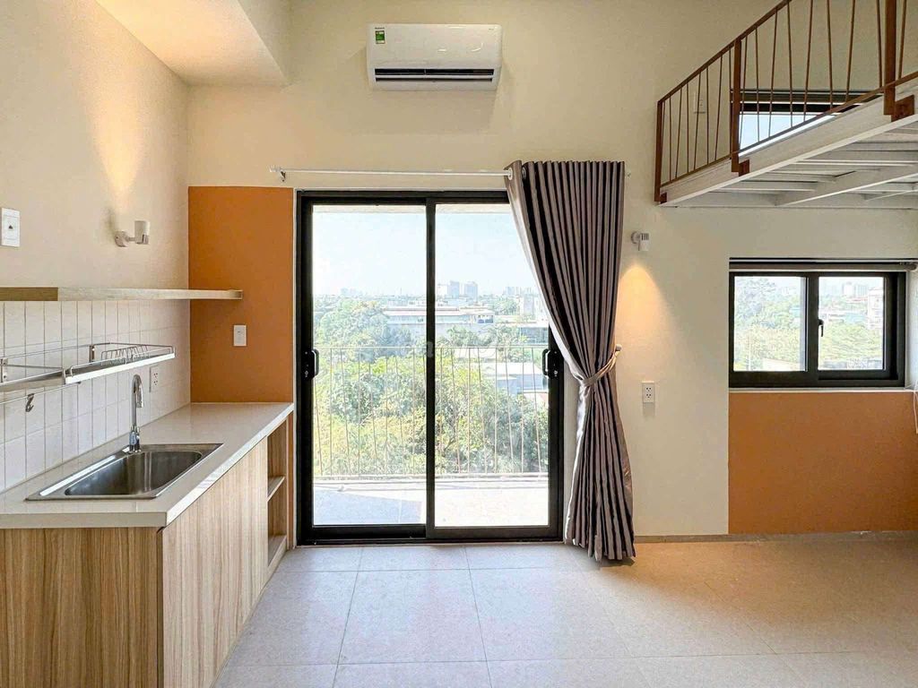 open the balcony - full utility - right ask for wages
