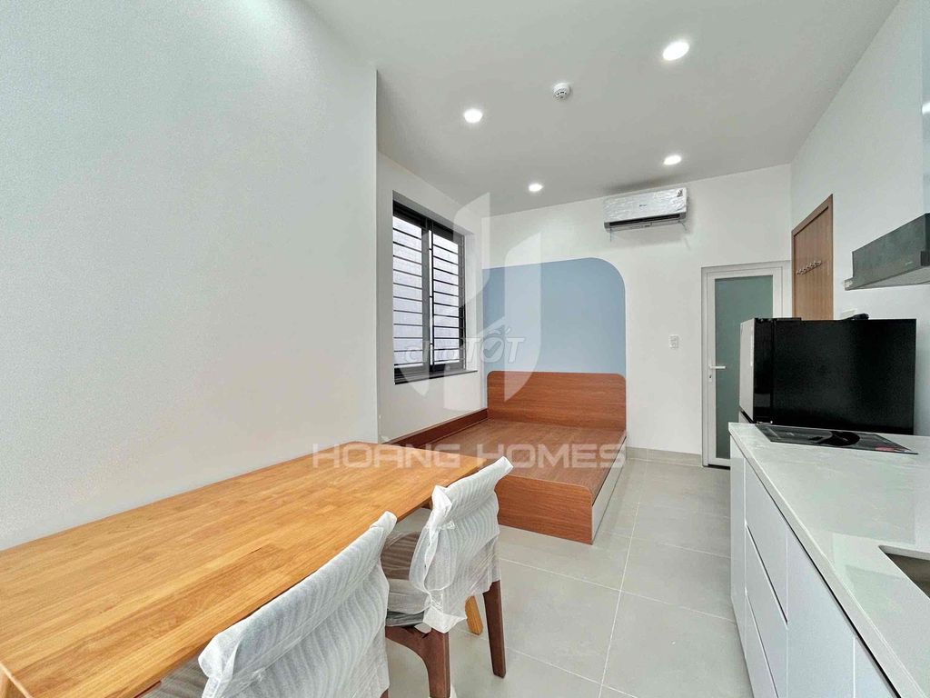 checked into a room near the global city - Liên Phường