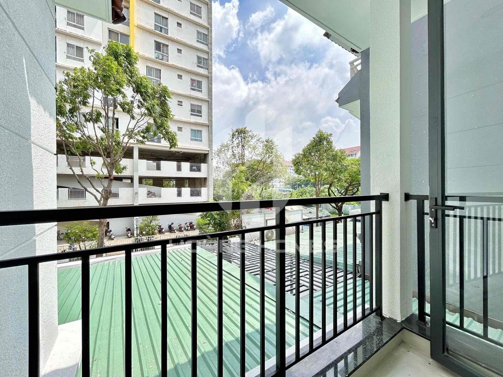checked into a room near the global city - Liên Phường