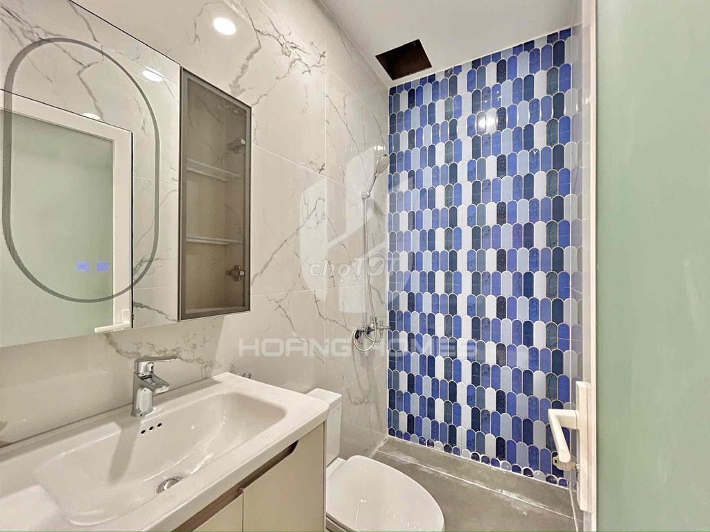 checked into a room near the global city - Liên Phường