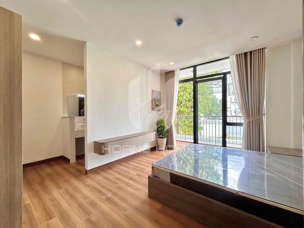 Rent a new apartment for six million and a half near The Global City.