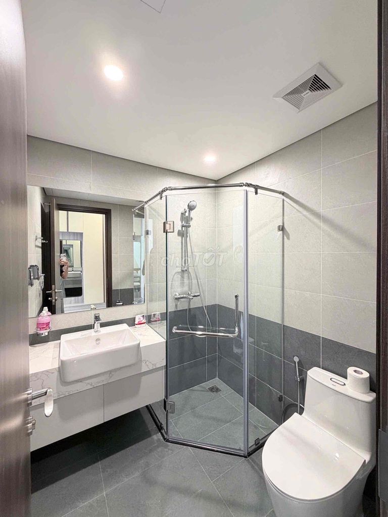 Rent a suite for the homerooms of the 9th county for only 4 million.
