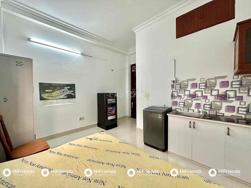 A real cheap studio - open window - good commitment