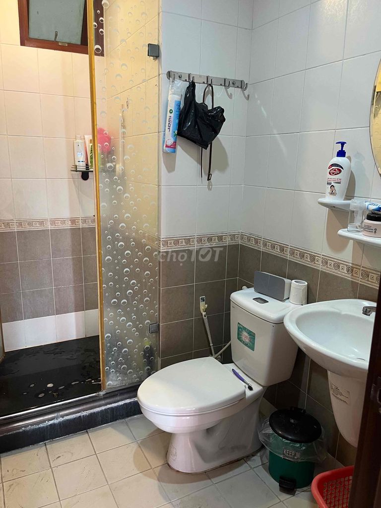 Rent apartment.