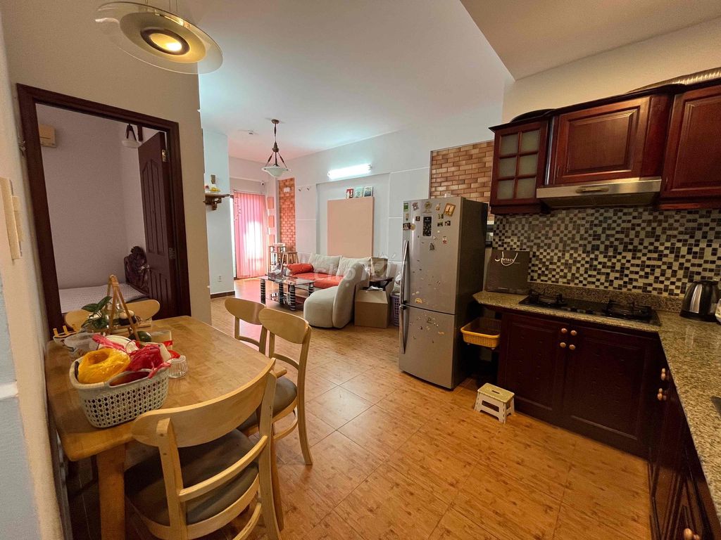 Rent apartment.