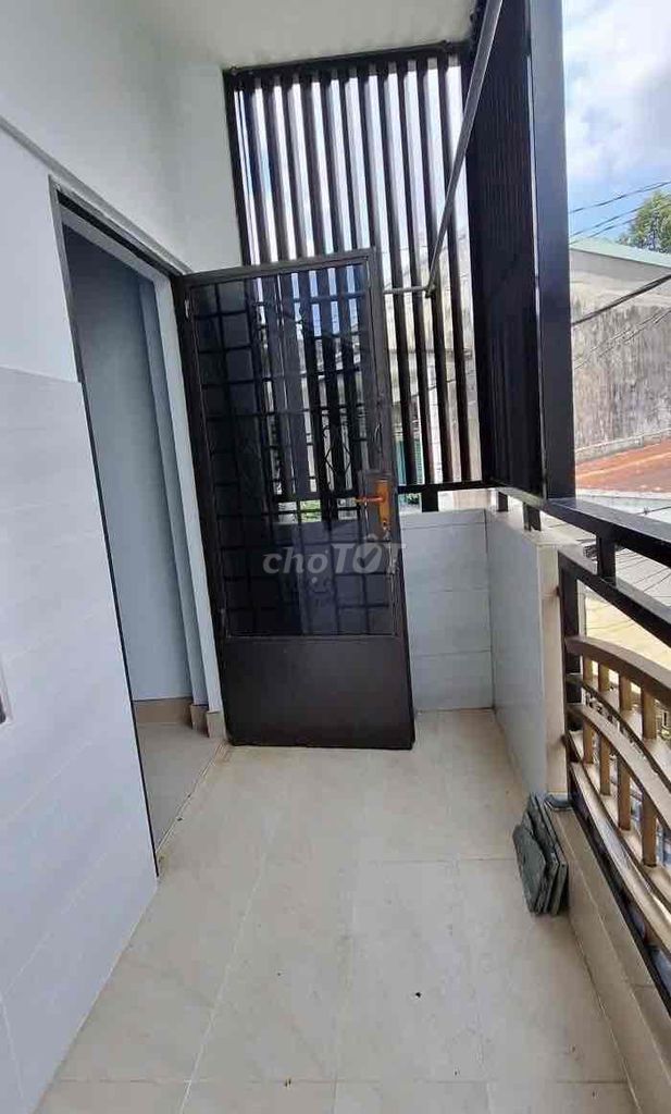 New house, area 14 meters wide, open yard 1st Land 1 L 2 P. sleep + P. do vie