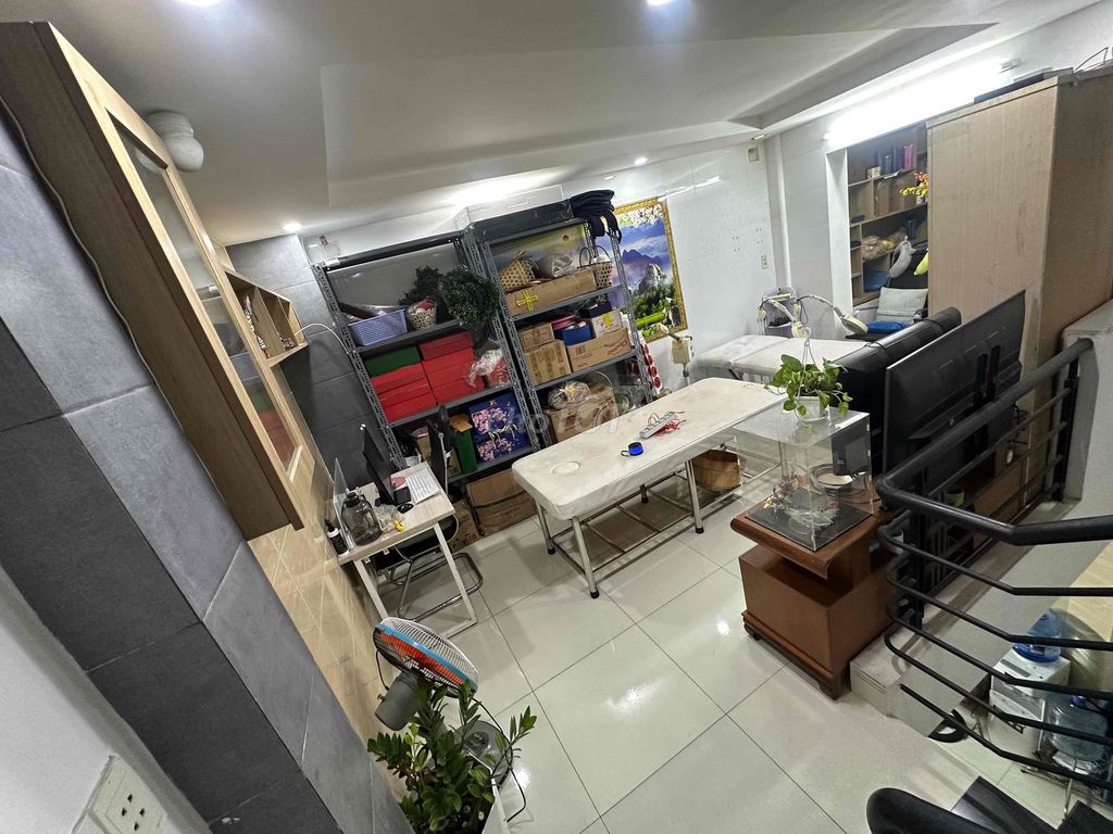 House and BusinessLê Đức Thọ