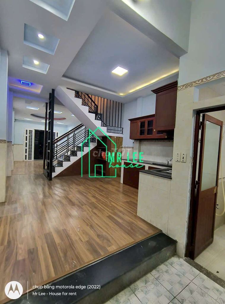 Rent a new trading college at etown-aeon airport.