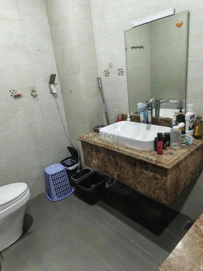 - There's a bath - 598/ Điện Biên Phủ. NORA 22, Bình Thạnh