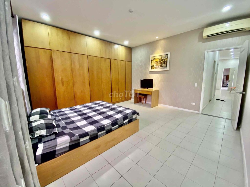 Rent two bedrooms-- Nguyễn Đình Chính, bedroom-- 6 people are comfortable