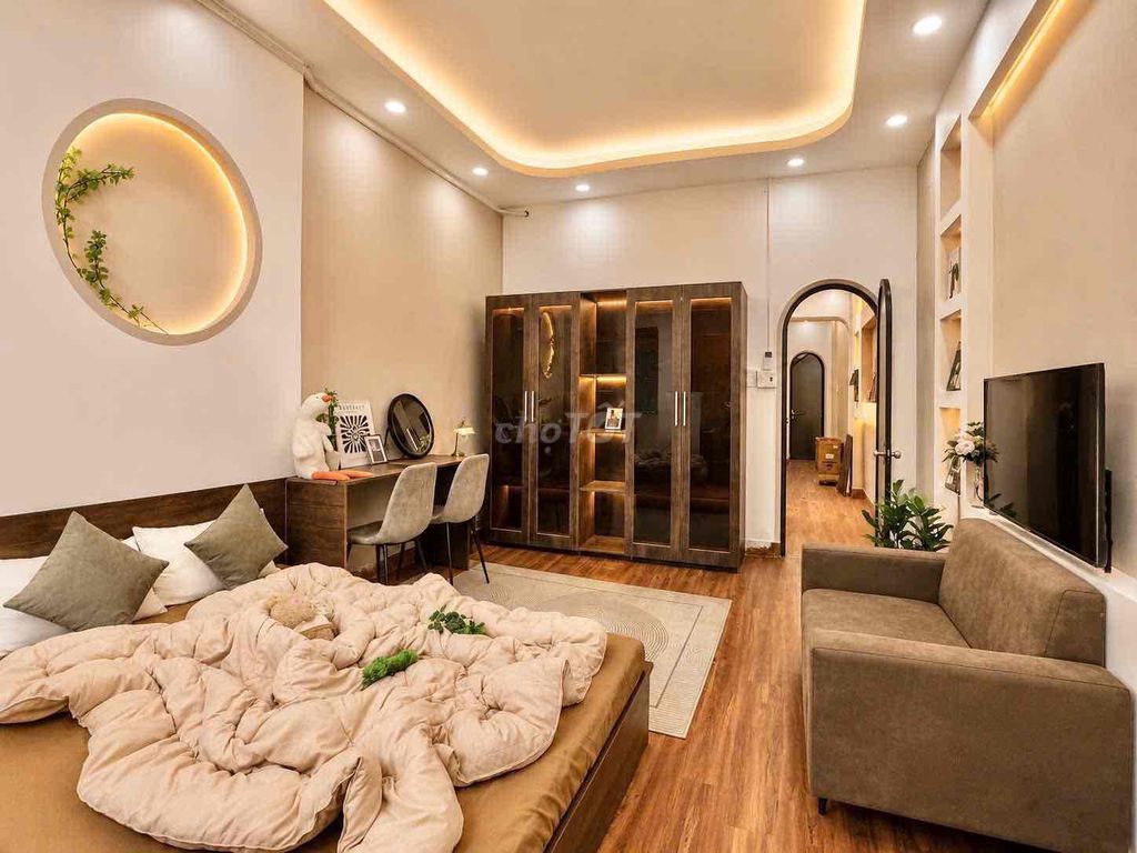 Two bedrooms with a full balconies in the watery seaside, which is a distraction of the fifth district.