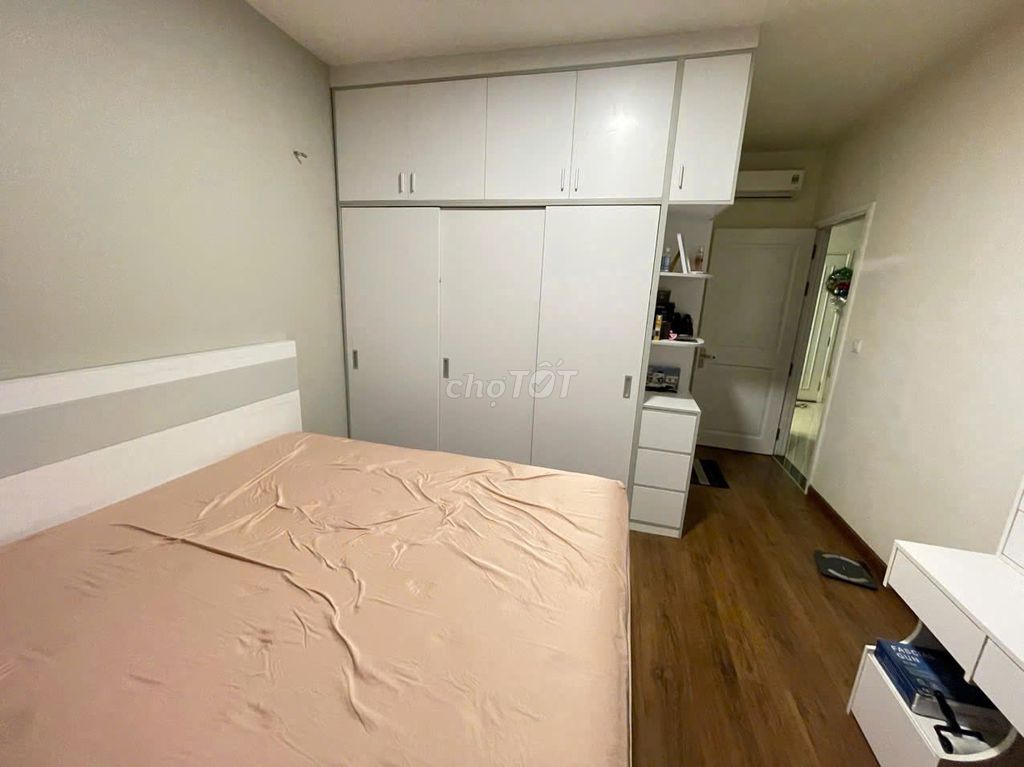 For 11 million a month- 3 p sleeping- There's a C/7-16 interior,