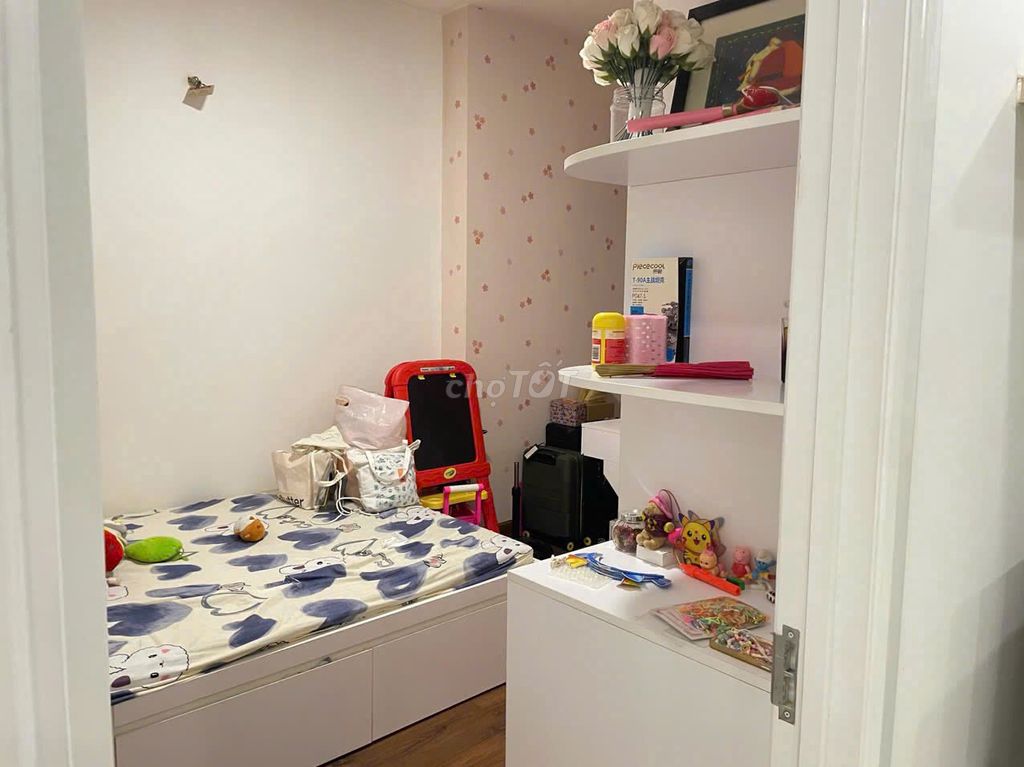 For 11 million a month- 3 p sleeping- There's a C/7-16 interior,