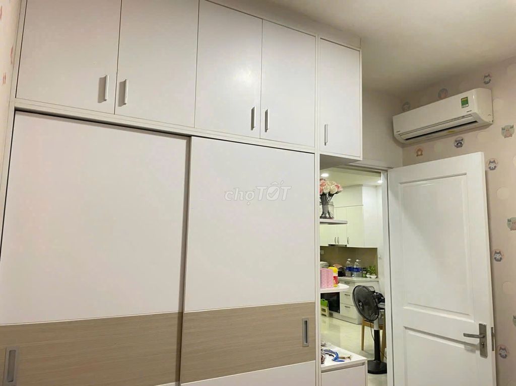For 11 million a month- 3 p sleeping- There's a C/7-16 interior,