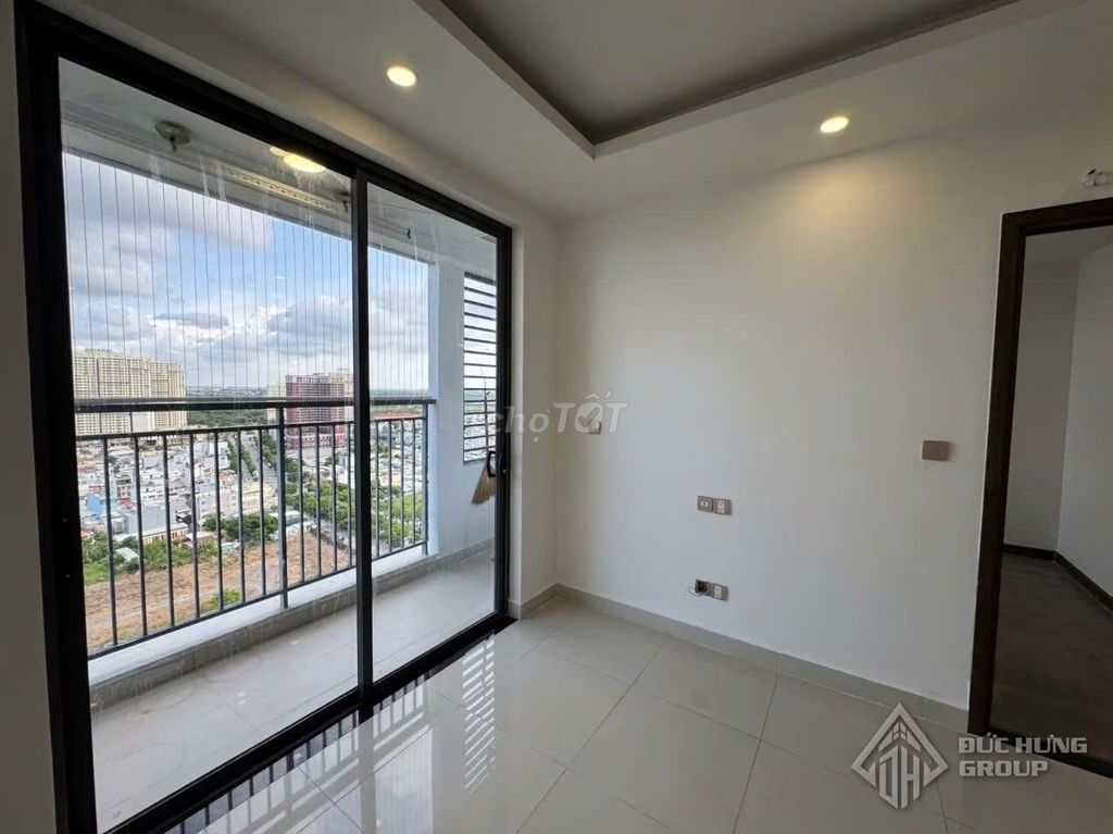 Rent two bedrooms - empty house/ntcb - bargains, plus postal presents.