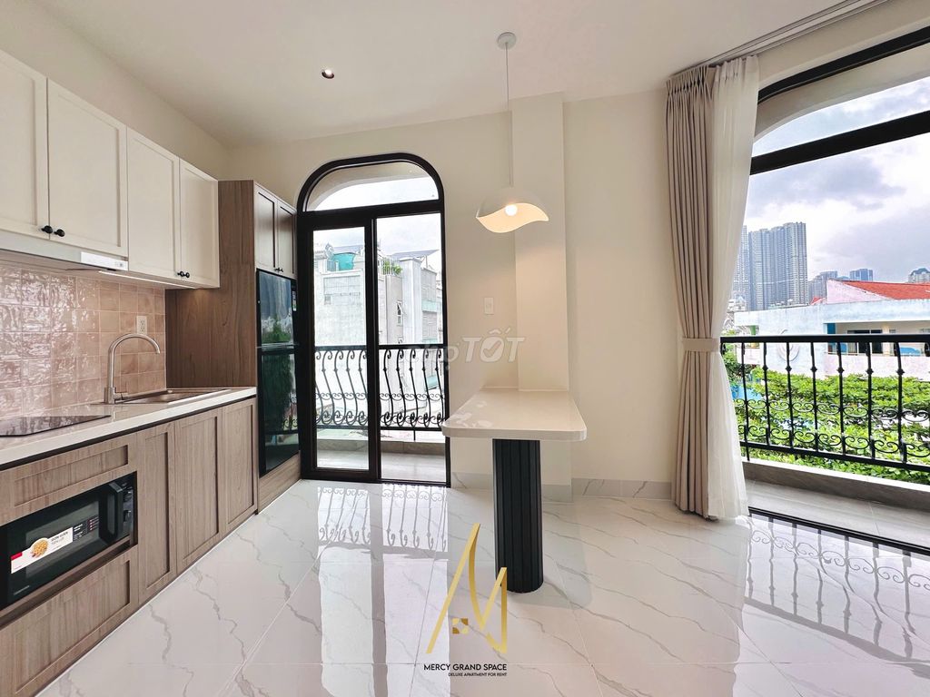 High-level interior balcony - Nguyễn Hữu Cảnh, Bình Thạnh