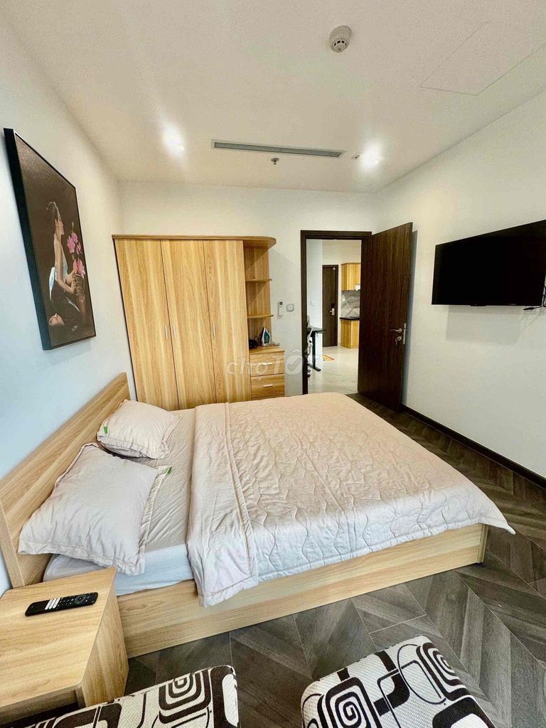 Rent The Beverly - Vinhomes Grand Park senior apartment.