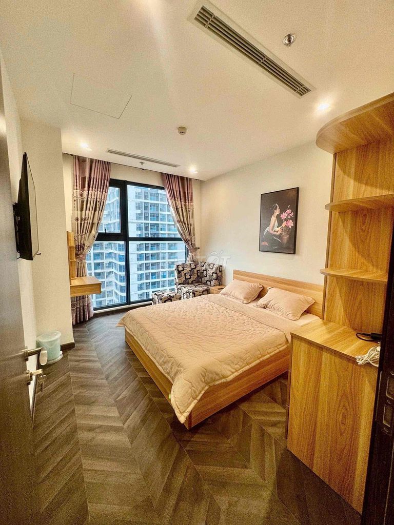 Rent The Beverly - Vinhomes Grand Park senior apartment.