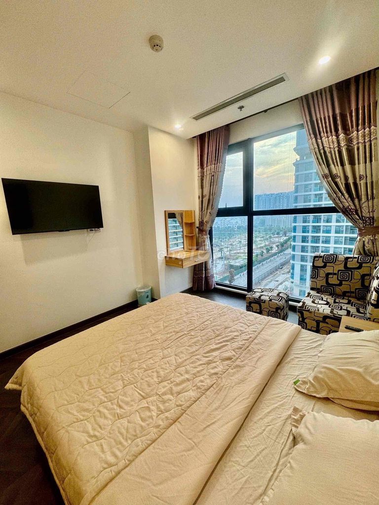 Rent The Beverly - Vinhomes Grand Park senior apartment.