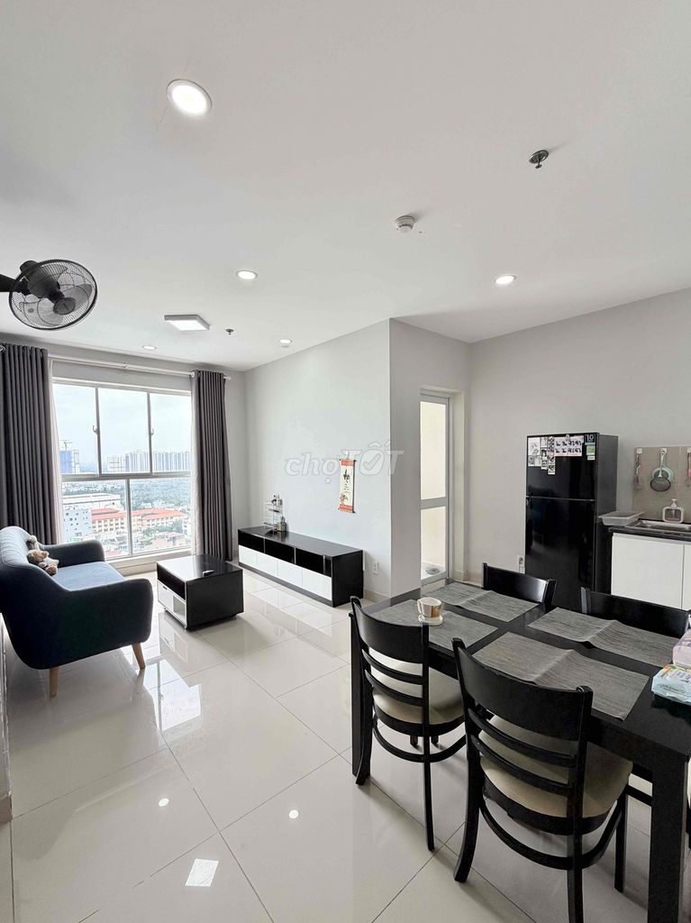 Rent the apartment. Two bedrooms. Two toilets.