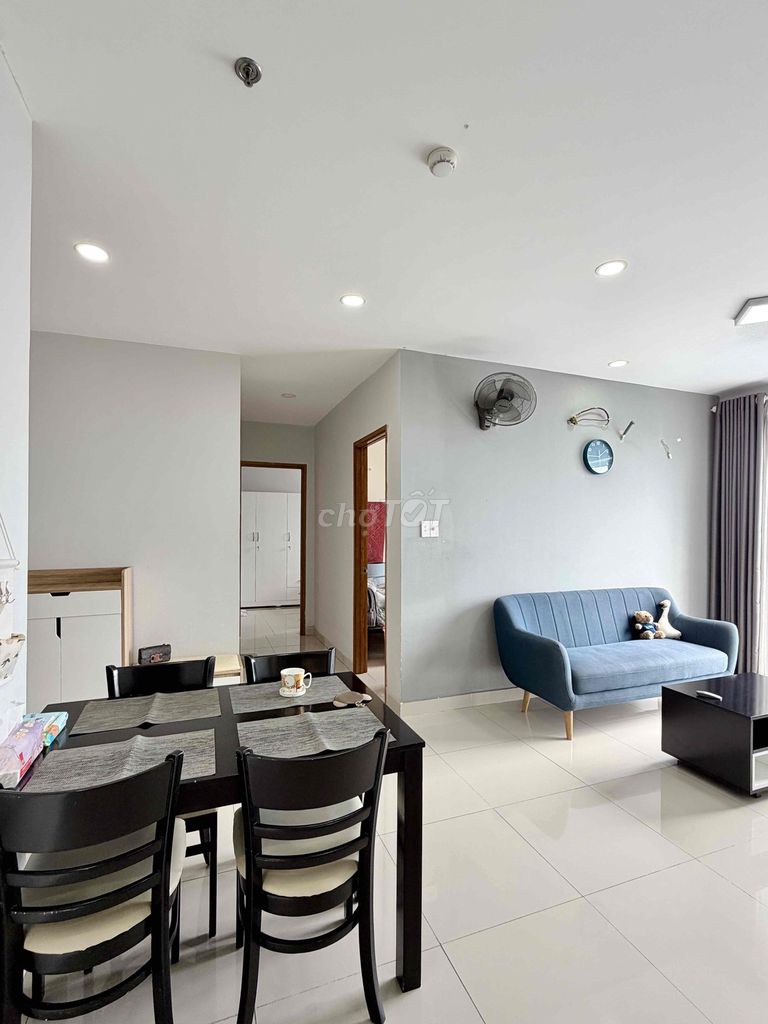 Rent the apartment. Two bedrooms. Two toilets.