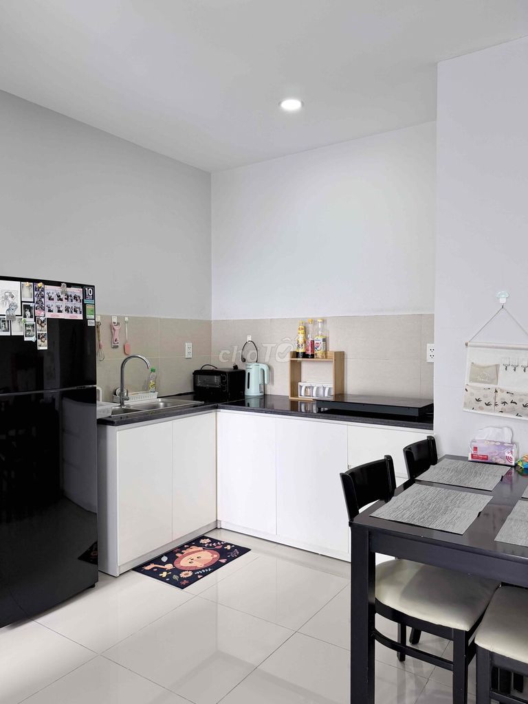 Rent the apartment. Two bedrooms. Two toilets.