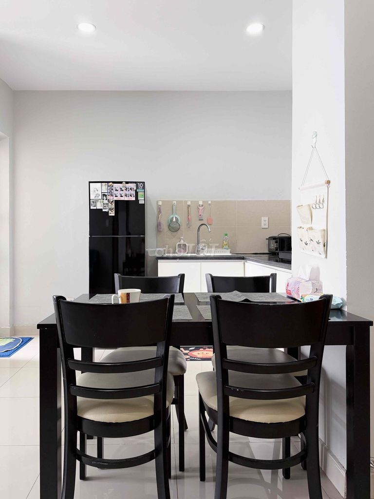 Rent the apartment. Two bedrooms. Two toilets.